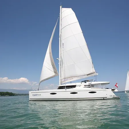 Floatinn Boat-bnb Botel 3*