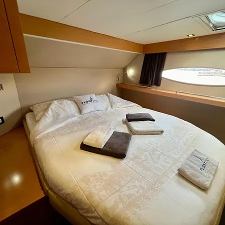 Floatinn Boat-bnb 3* Genève