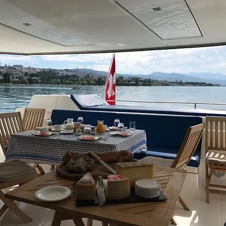 Floatinn Boat-bnb Genève