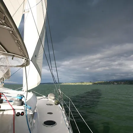 Floatinn Boat-bnb 3* Genève