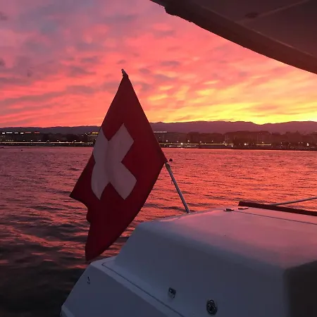 Floatinn Boat-bnb Botel Genève