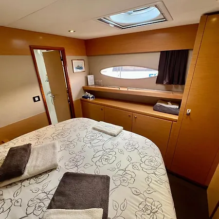 Floatinn Boat-bnb