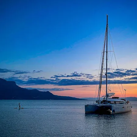 Floatinn Boat-bnb 3*