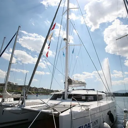 Bateau-hôtel Floatinn Boat-bnb 3*