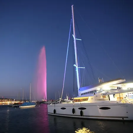 Floatinn Boat-bnb Úszó hotel Genf