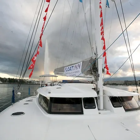 Floatinn Boat-bnb Úszó hotel