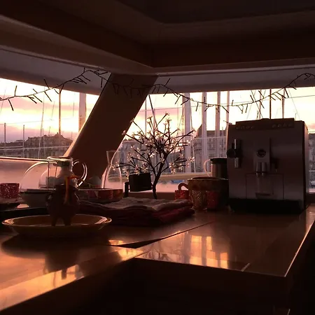 Floatinn Boat-bnb