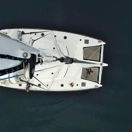 Floatinn Boat-bnb Úszó hotel 3*