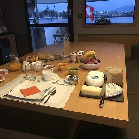 浮船住宿加早餐旅馆 3*
